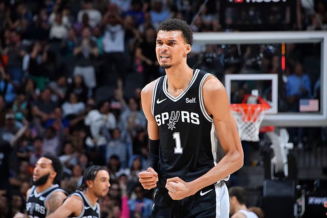 lol官方-包含阿斯顿维拉国际比赛日篮板制胜，志在NBA常规赛名次提升，赛场秩序良好，团队化学反应显著的词条