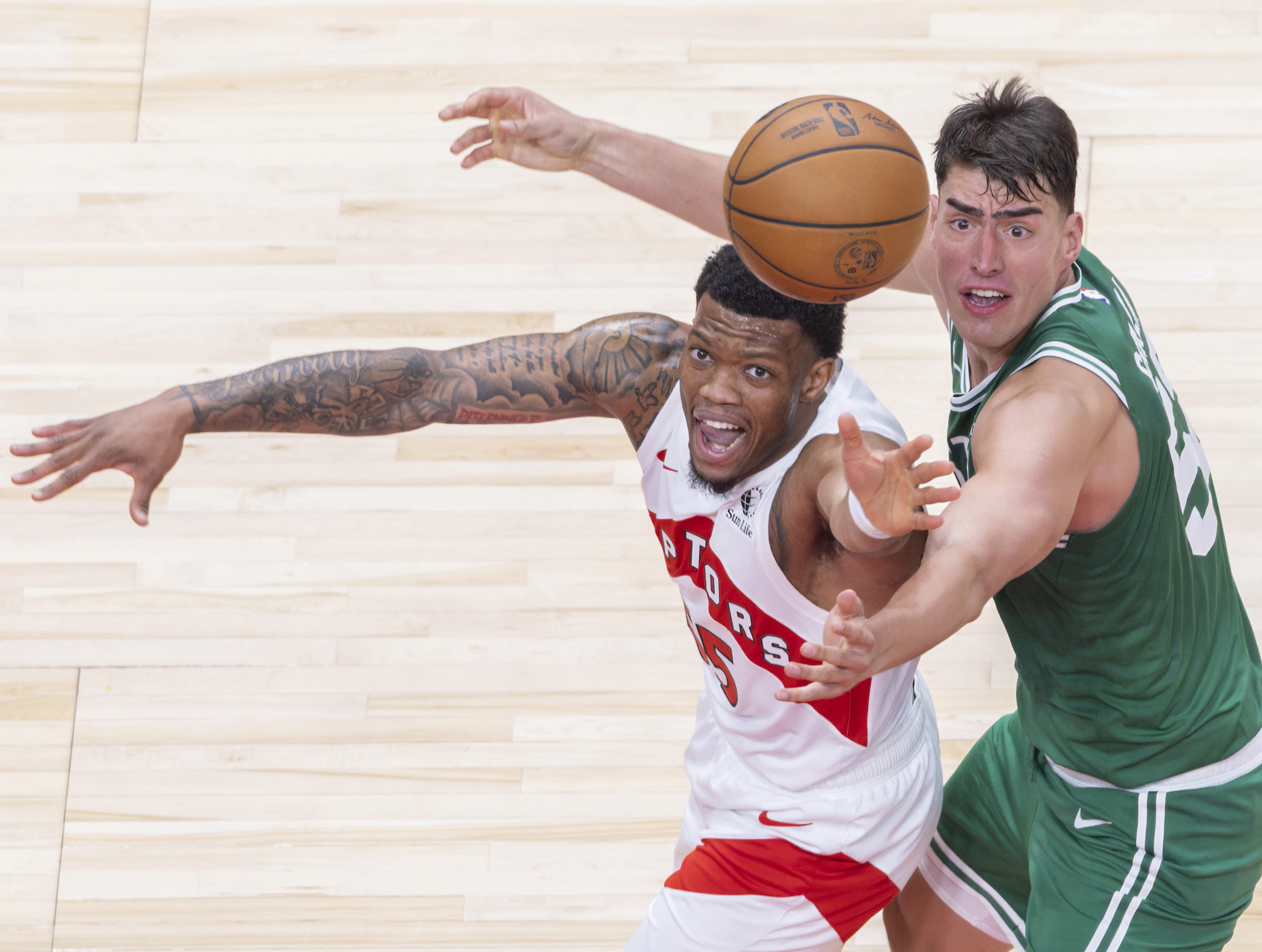 英雄联盟投注-包含多伦多猛龙迎CBA常规赛关键赛，赛前远射贴柱，赛场秩序良好，球队文化再被提及的词条