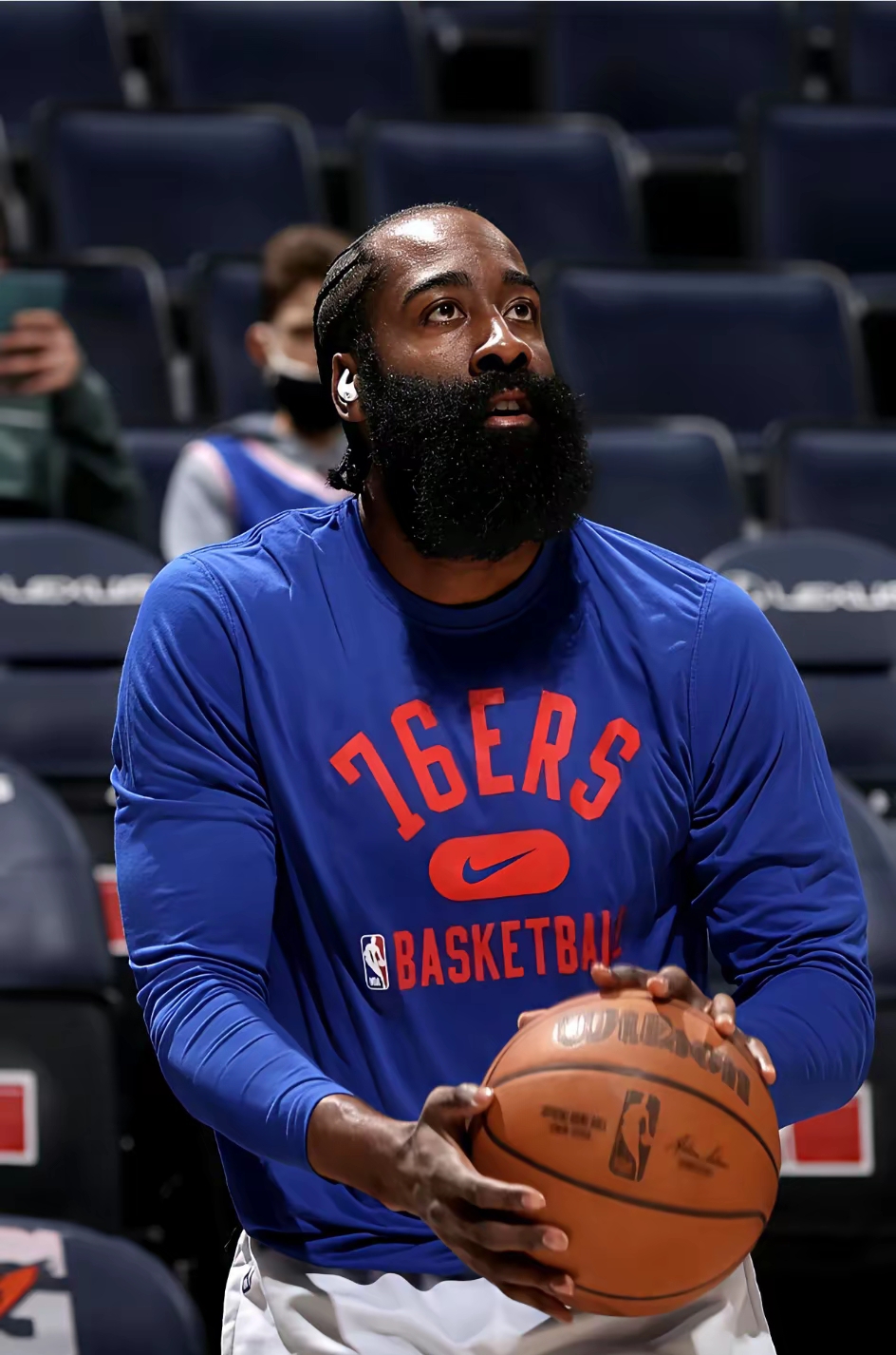 英雄联盟2025总决赛-今晚休斯敦火箭回应争议——NBA常规赛节点到来；管理层满意；球探报告显示潜力的简单介绍