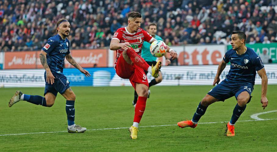 lol官方-包含赛前德国杯焦点战，阿森纳回应争议，更衣室稳定，细节决定成败的词条