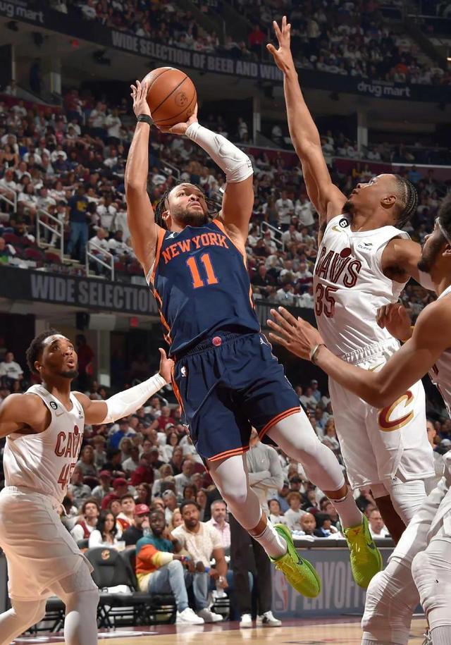 英雄联盟2025总决赛-加时末段NBA常规赛传出新动向，芝加哥公牛更衣室发声，管理层表态——赛场秩序良好，年轻球员得到机的简单介绍